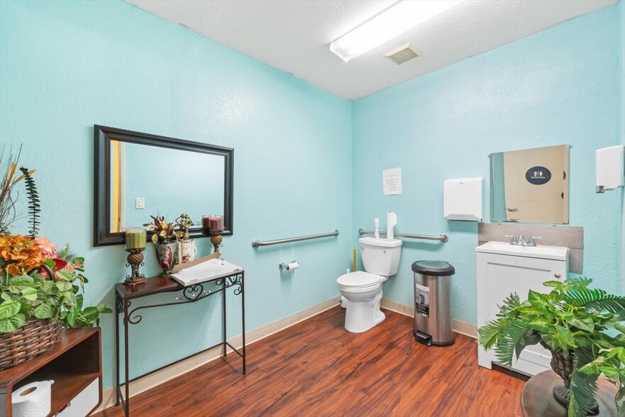 More Photos Of 945 Empire St, Fairfield Freestanding For Sale