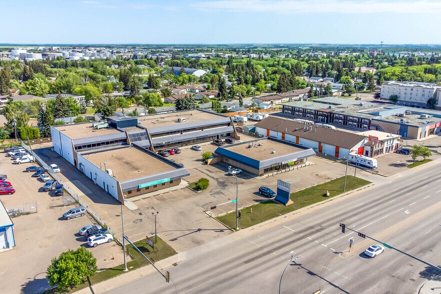 More Photos Of 5704 44 St, Lloydminster Office For Lease