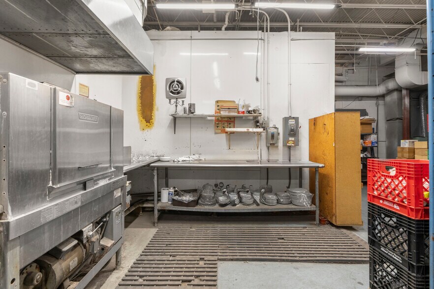 More Photos Of 24134 W Warren St, Dearborn Heights Freestanding For Sale