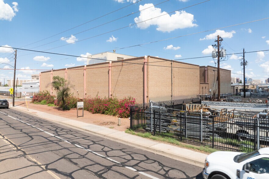 More Photos Of 1833-1841 W Buchanan St, Phoenix Industrial For Sale