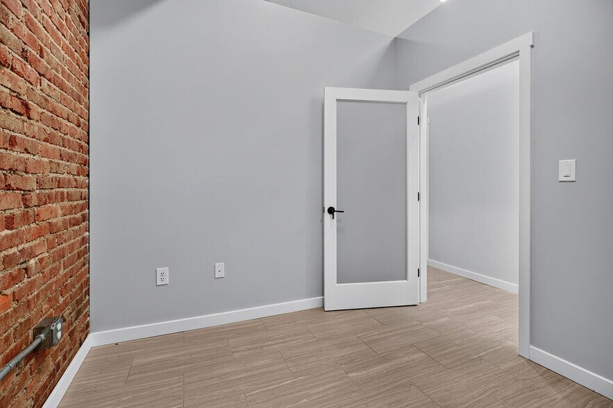 More Photos Of 143 N Wayne Ave, Waynesboro Storefront Retail Office For Sale