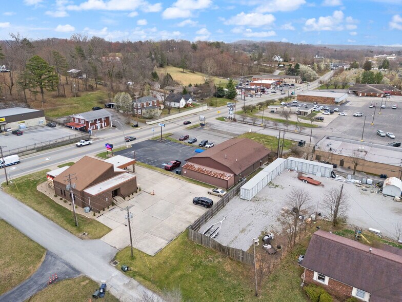 More Photos Of 725 S Main St, London Medical For Sale