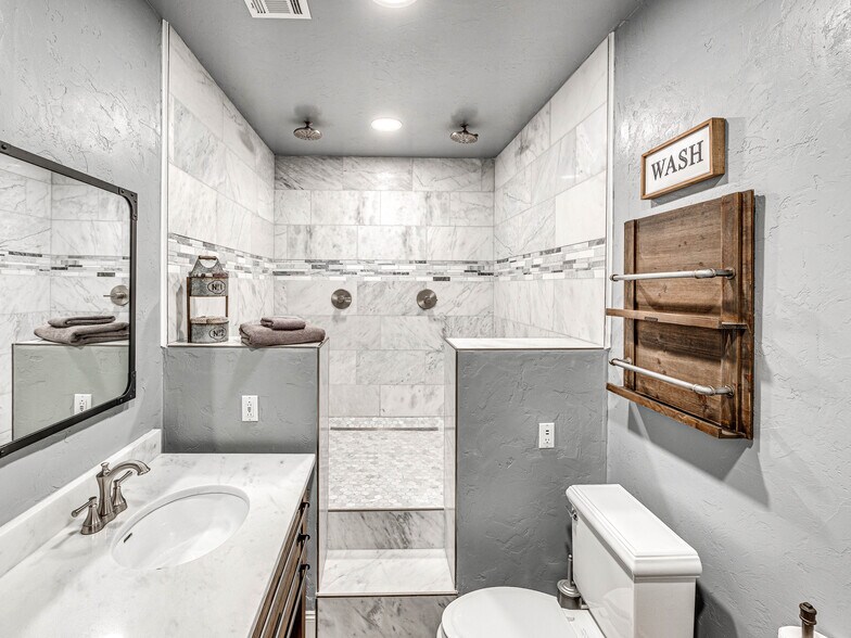 More Photos Of 18509 Brangus Rd, Shawnee Specialty For Sale