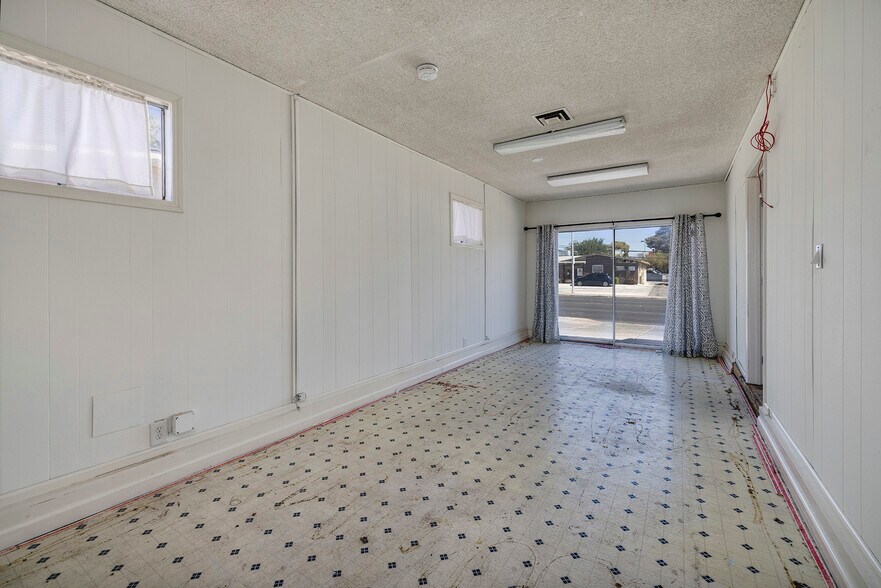 More Photos Of 5021 Alta Dr, Las Vegas Office Residential For Sale