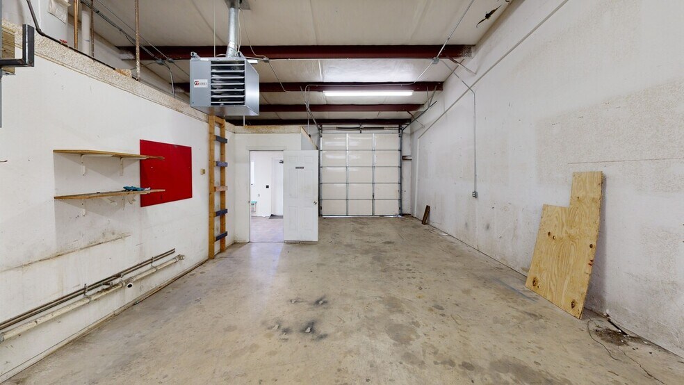 More Photos Of 1710-1716 W Acorn Dr, Rogers Warehouse For Lease