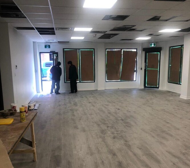 More Photos Of 3 Simcoe St S, Oshawa Storefront Retail Office For Lease