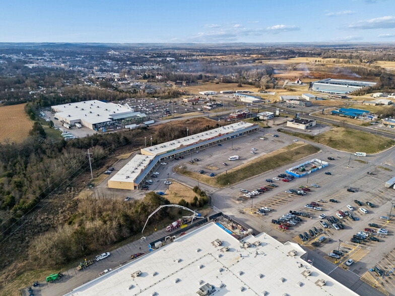 More Photos Of 1830-1878 N Main St, Shelbyville Unknown For Lease