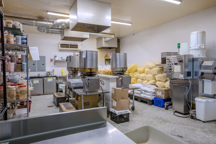 More Photos Of 6406 Cornell Ave, Indianapolis Freestanding For Sale