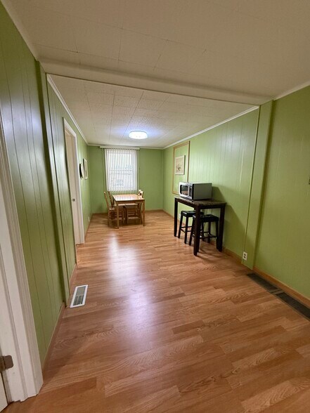 More Photos Of 838 Niagara Falls Blvd, Buffalo Convenience Store For Sale