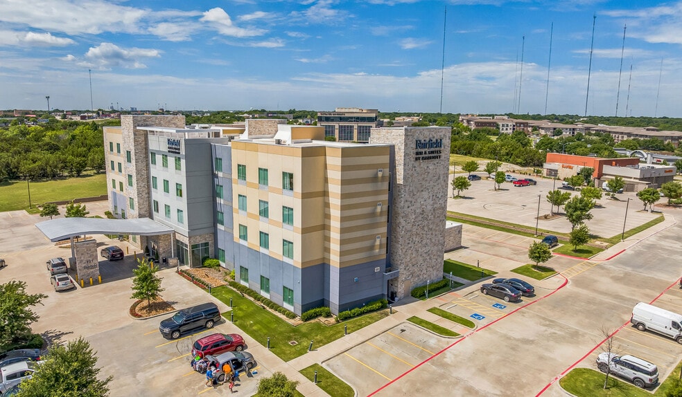 More Photos Of 409 N Clark Rd, Cedar Hill Hotel For Sale