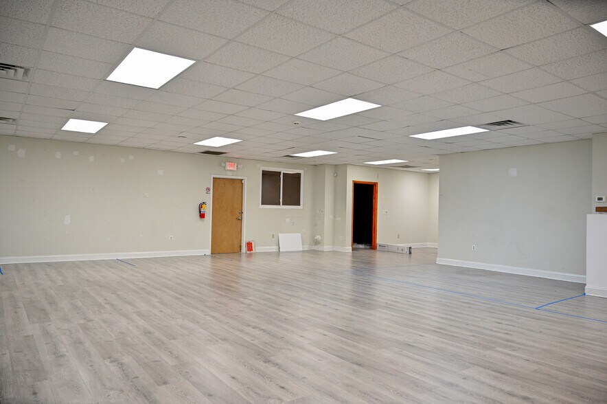 More Photos Of 317 Brick Blvd, Brick Office For Lease