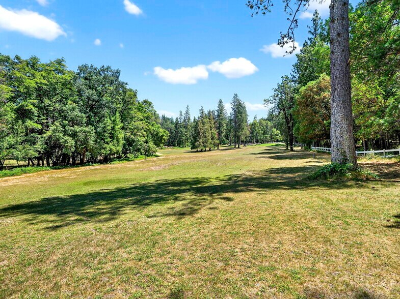 More Photos Of 16451 Golf rd, Cobb Golf Course Driving Range For Lease