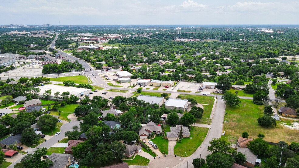 More Photos Of 3016 E Villa Maria Rd, Bryan Freestanding For Sale