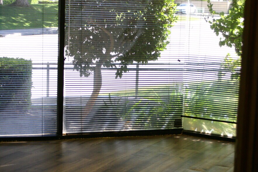 More Photos Of 5301 Office Park Dr, Bakersfield Medical For Lease