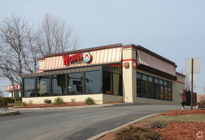 More Photos Of 106 Laurel Mall Dr, Hazleton Unknown For Lease