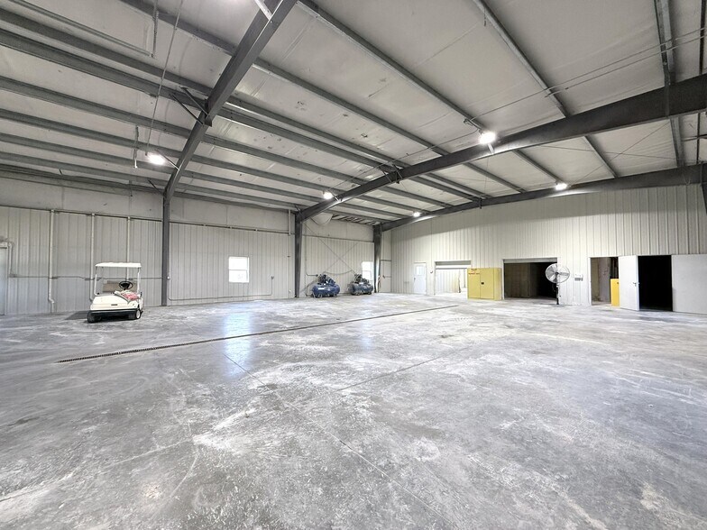 More Photos Of 875 Enterprise Ave, Galesburg Industrial For Sale
