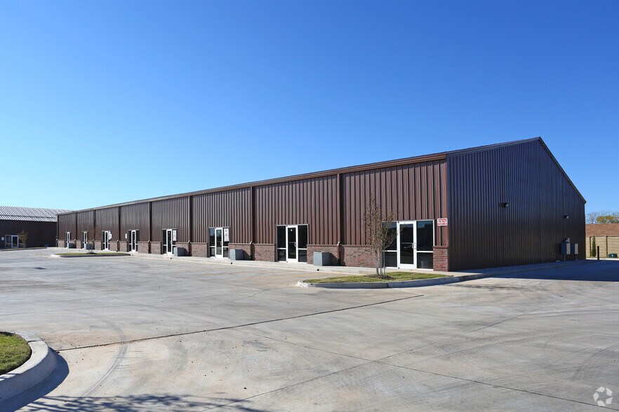 Primary Photo Of 12121 S Western Ave, Oklahoma City Flex For Sale