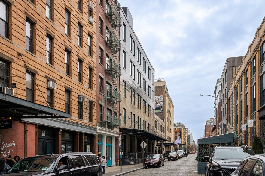 More Photos Of 415 W 13th St, New York Office For Sale