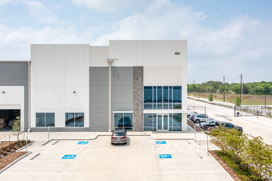 More Photos Of 5615-5890 W Fuqua St, Houston Unknown For Lease