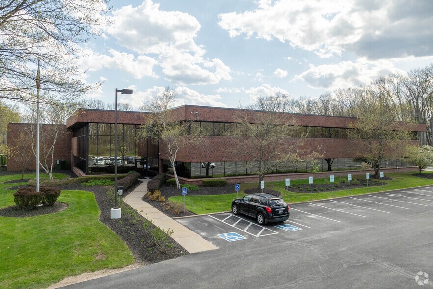 Primary Photo Of 6680 Parkland Blvd, Solon Warehouse For Lease