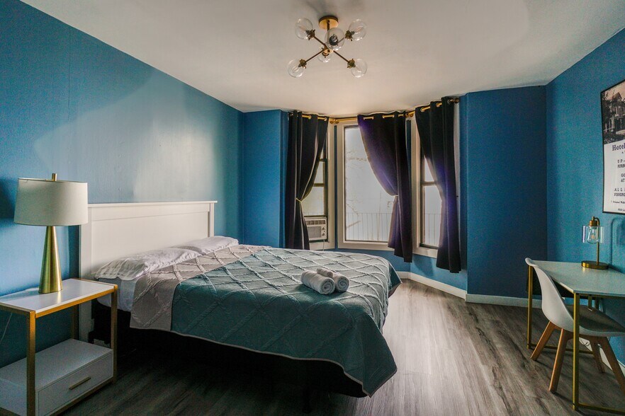 More Photos Of 115 Nippersink Blvd, Fox Lake Hospitality For Sale