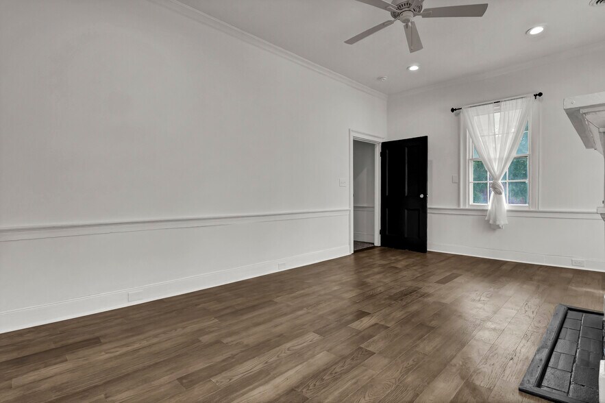 More Photos Of 12 N 5th Ave, Wilmington Office Residential For Sale