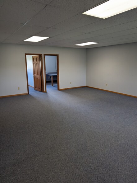 More Photos Of 6150 W Frontage Rd, Medford Warehouse For Sale