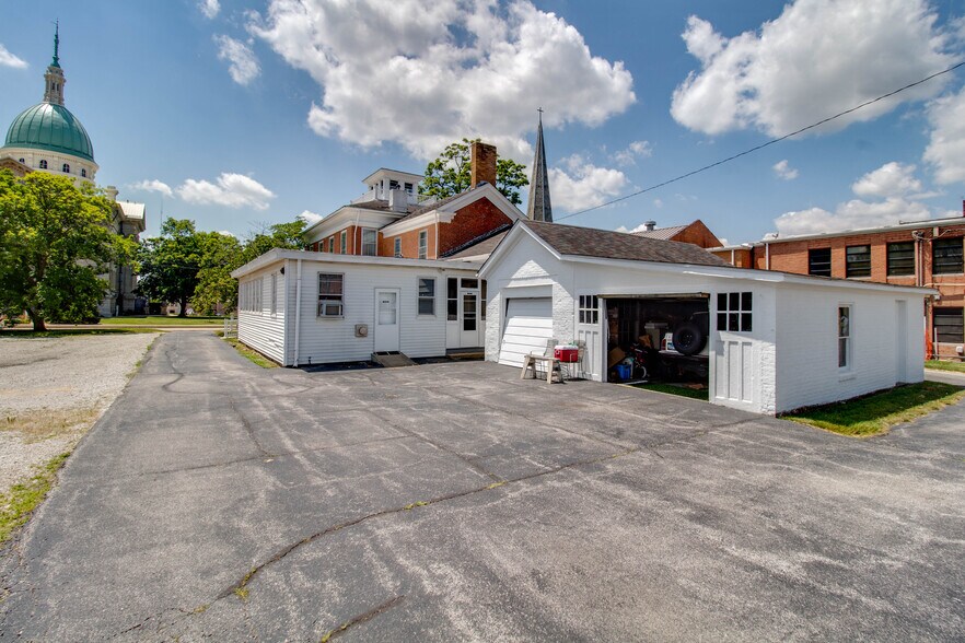 More Photos Of 212 E Main St, Carlinville Office Residential For Sale