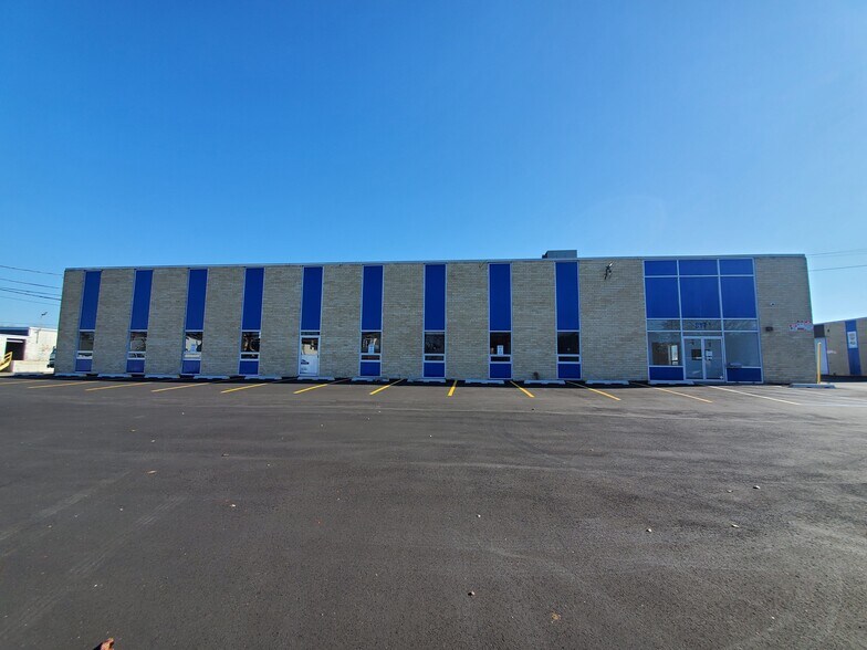More Photos Of 317 New South Rd, Hicksville Warehouse For Lease