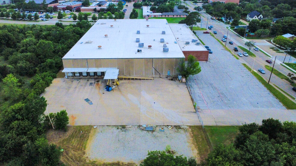 More Photos Of 1500 E Broad St, Mansfield Manufacturing For Sale