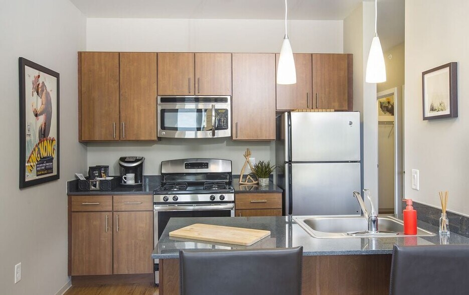 More Photos Of 1369 Spruce Pl, Minneapolis Apartments For Lease