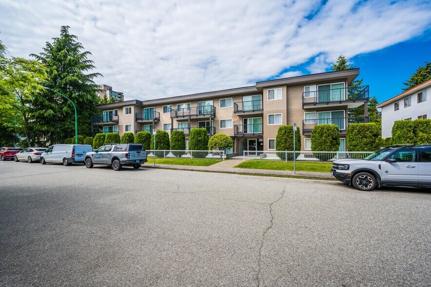 More Photos Of 5087 Irving St, Burnaby Apartments For Sale