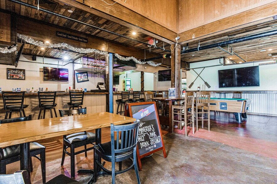 More Photos Of 131 New Warrington Rd, Pensacola Restaurant For Sale