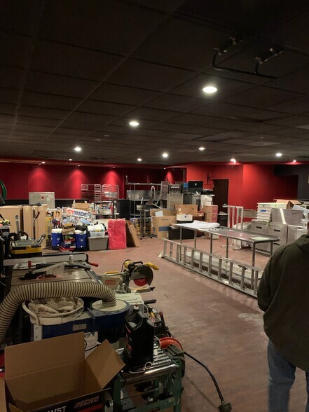 More Photos Of 241 Southbridge St, Worcester Bar For Lease