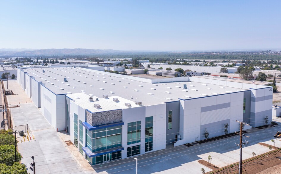 More Photos Of 212 N Smith Ave, Corona Distribution For Sale