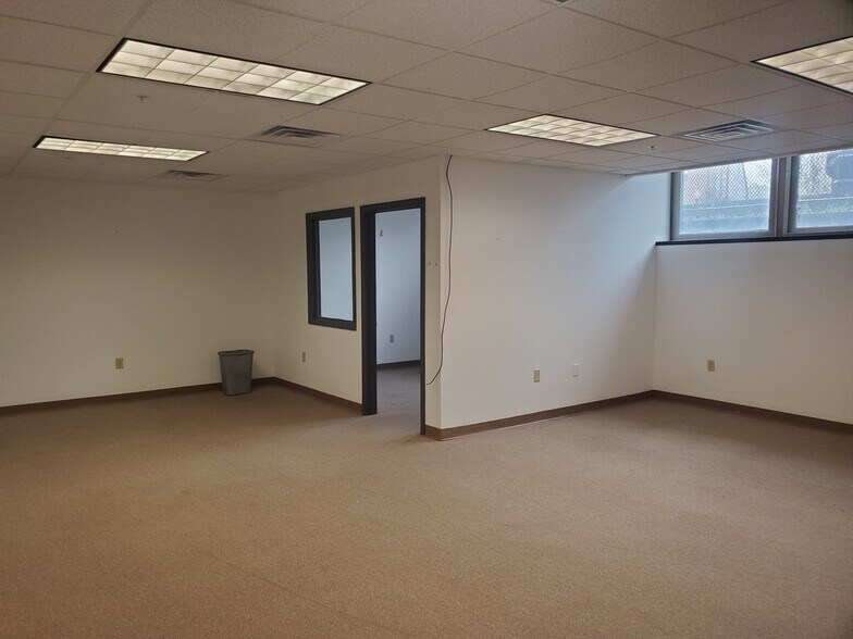 More Photos Of 909 Green St, Harrisburg Office For Lease