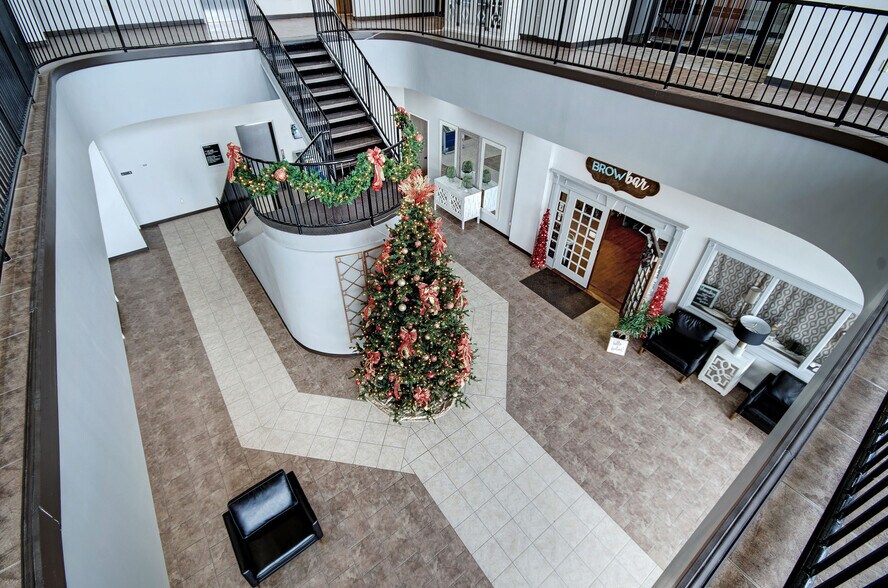 More Photos Of 115 Laurel Park Cv, Flowood Office For Lease