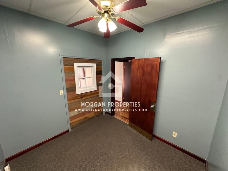 More Photos Of 512-516 Locust St, Middletown Storefront Retail Residential For Lease