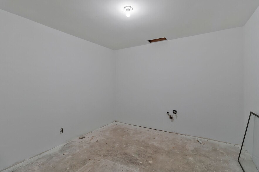 More Photos Of 131 Donelson Pike, Nashville Loft Creative Space For Sale