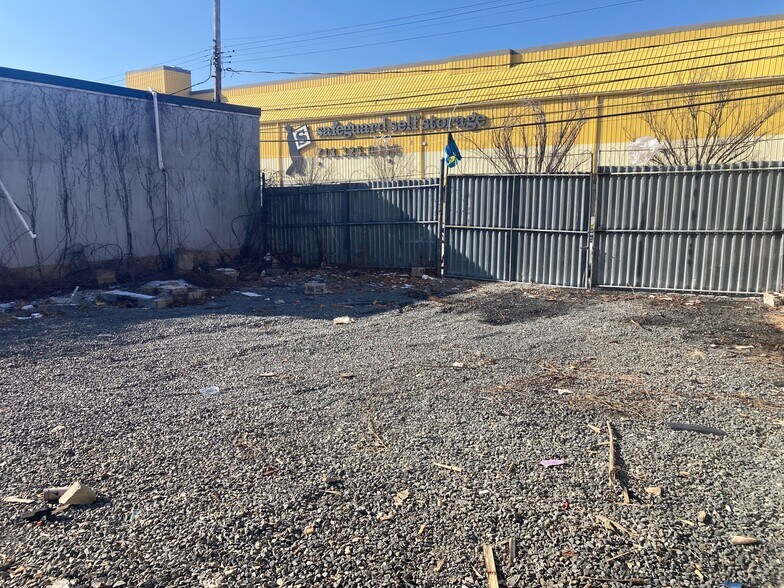 More Photos Of 4344 Bronx Blvd, Bronx Service For Sale