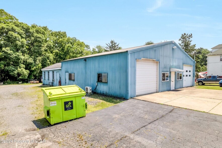 More Photos Of 109 Alden Rd, Nanticoke Service For Sale