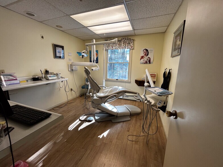 More Photos Of 155 Saco Ave, Old Orchard Beach Office For Sale