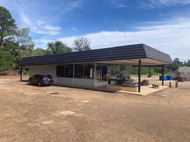 More Photos Of 600 N Main St, Lone Star Restaurant For Sale