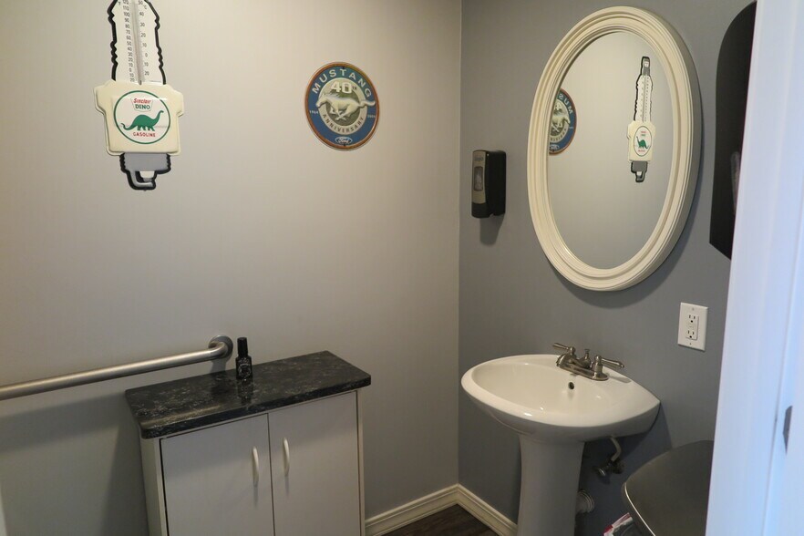 More Photos Of 11 W US Highway 6, Peru Auto Dealership For Sale