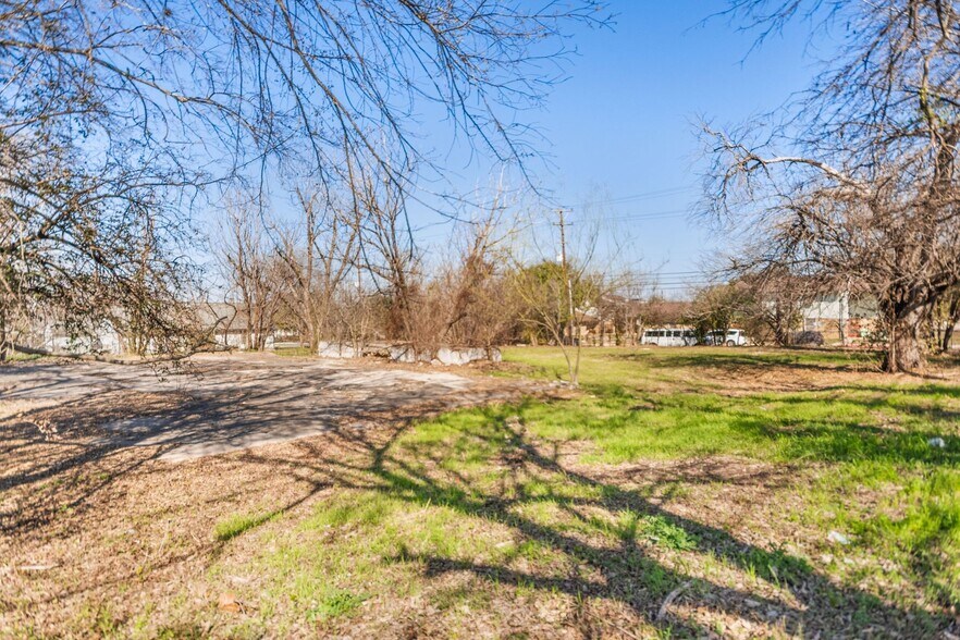 More Photos Of 931 N Olive St, San Antonio Land For Sale