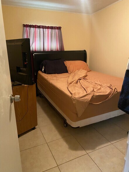 More Photos Of 2848 E Irlo Bronson Memorial Hwy, Kissimmee Storefront Retail Office For Sale