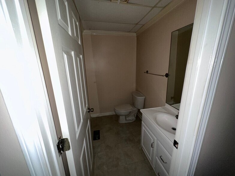 More Photos Of 224 AL-195, Jasper Storefront Retail Office For Sale