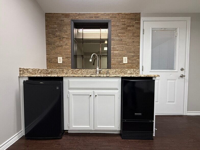 More Photos Of 2700 James St, Denton Industrial For Lease