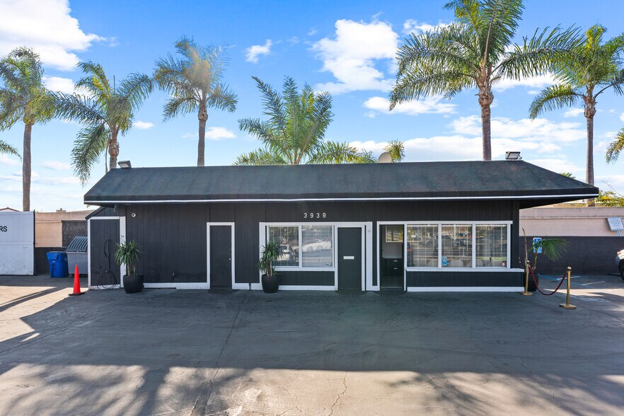 More Photos Of 3939 W Coast Hwy, Newport Beach Freestanding For Lease