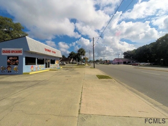 More Photos Of 502 N State St, Bunnell Storefront Retail Residential For Lease